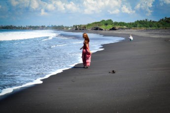 Пляжи с черным песком на Бали