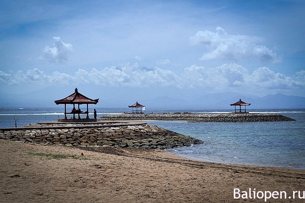 Пляж Санур. Обитель пенсионеров и детей на острове Бали.