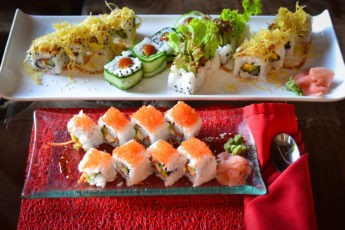 Где поесть суши в Убуде. Атмосферный Rouge Lounge & Sushi Bar.