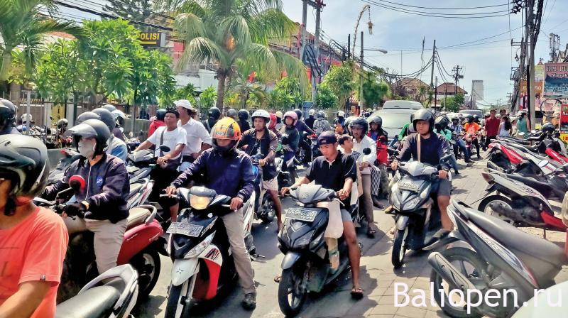 Особенности дорожного движения и аренда транспорта на Бали