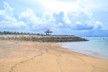 Нуса Дуа - курортный поселок острова Бали. Описание. Пляжи. Цены. Отели.
