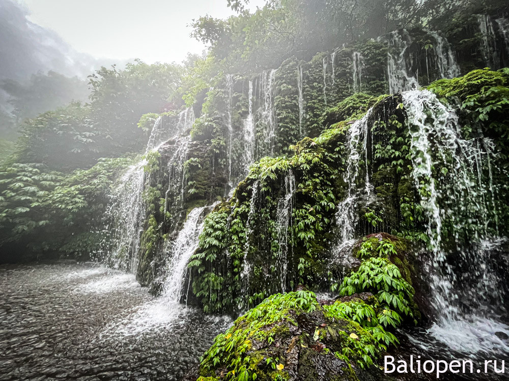 Водопад Баньювана Амерта (Air terjun Banyu Wana Amertha)