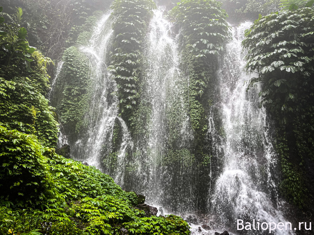 Водопад Баньювана Амерта (Air terjun Banyu Wana Amertha)